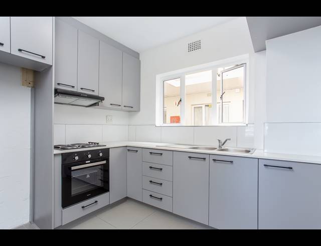 2 BEDROOM APARTMENT RENTED IN WYNBERG UPPER